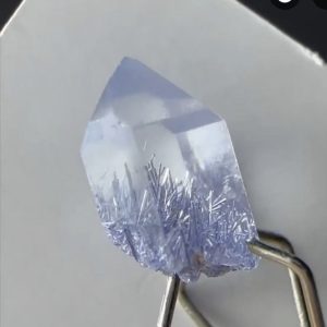 银针晶柱