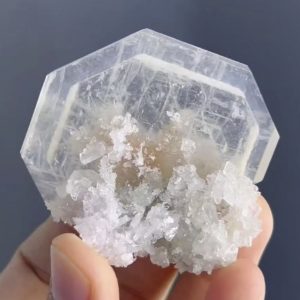 光棱晶莹